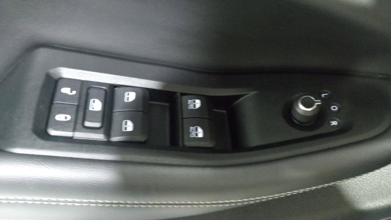 Used 2023 Jeep Grand Cherokee Limited w/ Luxury Tech Group II image 11