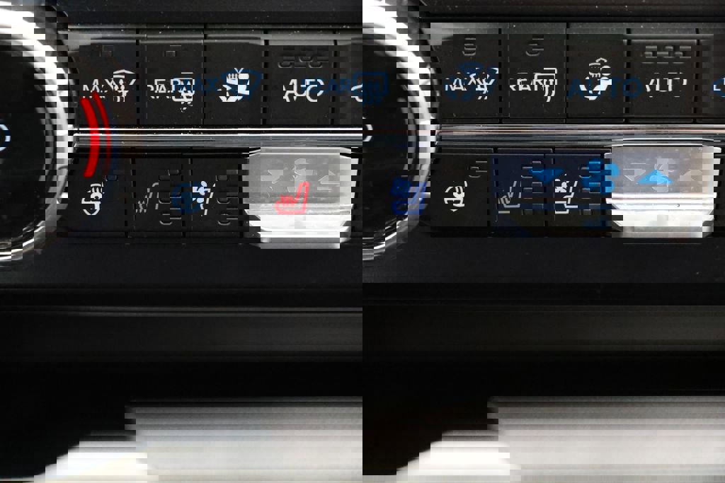 Used 2025 Ford F250 Platinum w/ Platinum Plus Package image 35