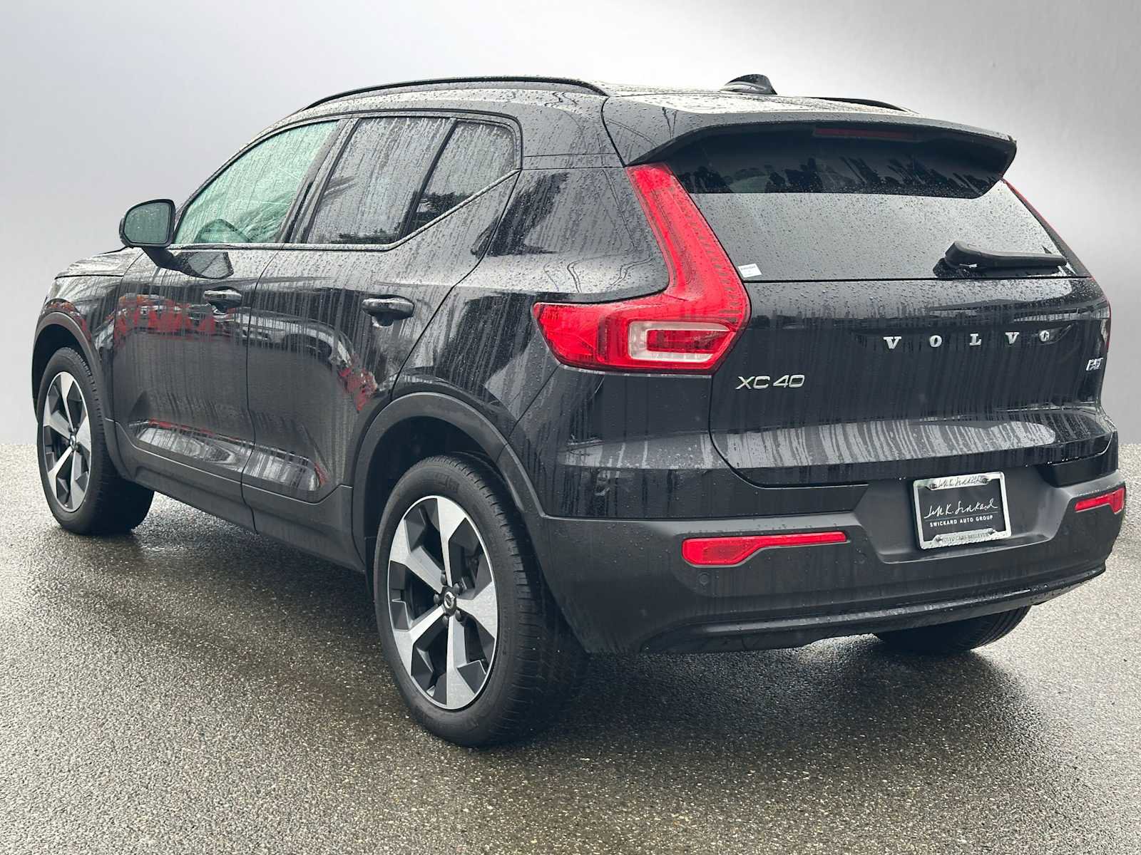 Used 2025 Volvo XC40 B5 Plus w/ Protection Package Premier image 5