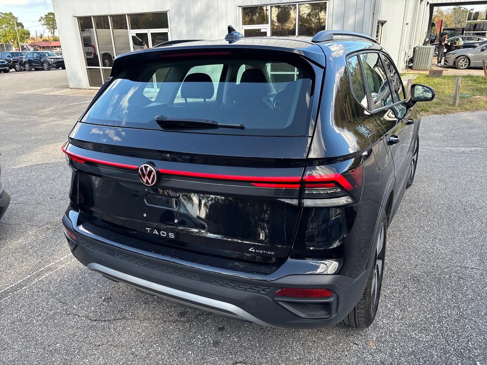 Used 2025 Volkswagen Taos S AWD/4WD image 9