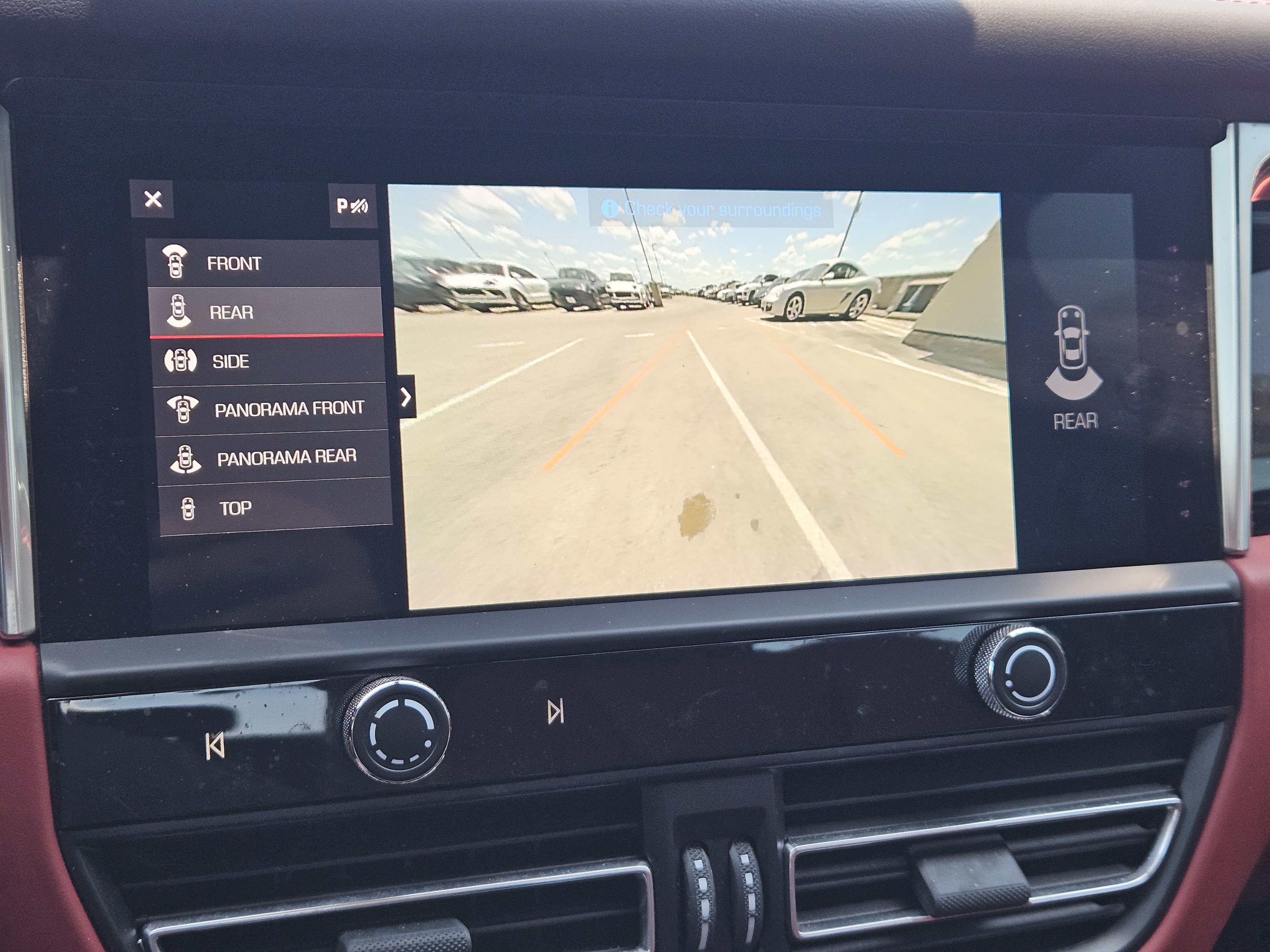 Certified 2024 Porsche Macan S AWD/4WD image 18