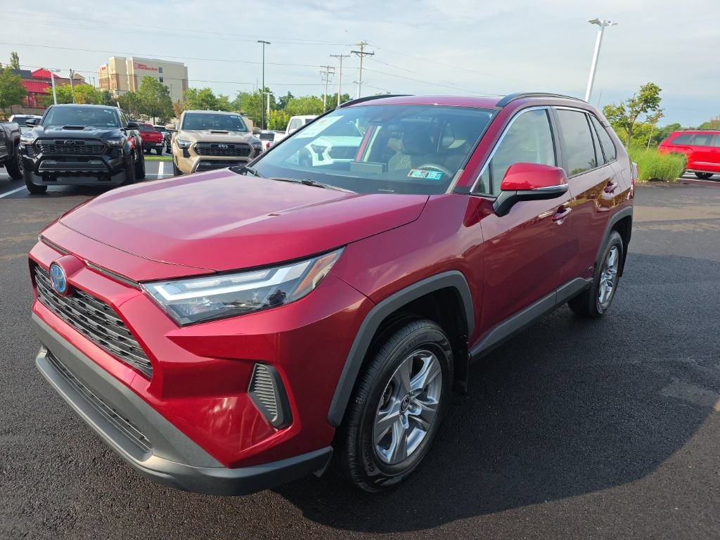 Certified 2022 Toyota RAV4 XLE w/ Convenience Package AWD/4WD image 3