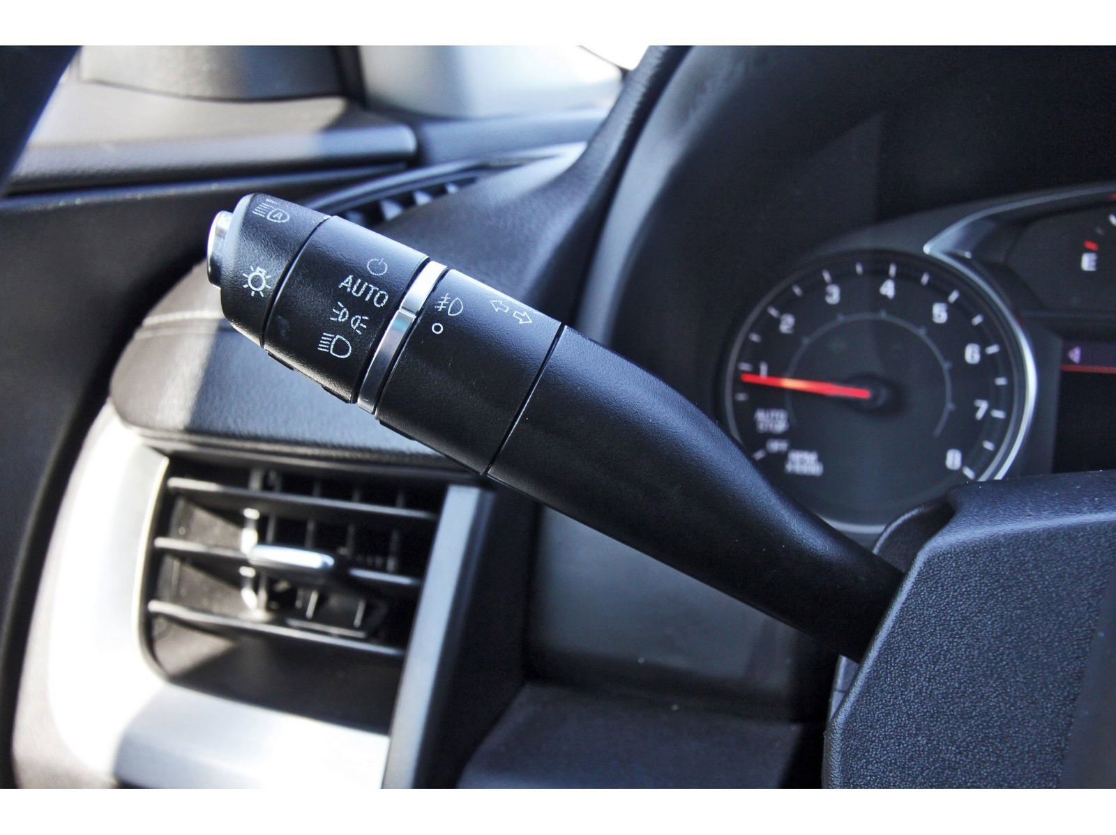 Used 2022 GMC Terrain SLT w/ Tech Package image 20