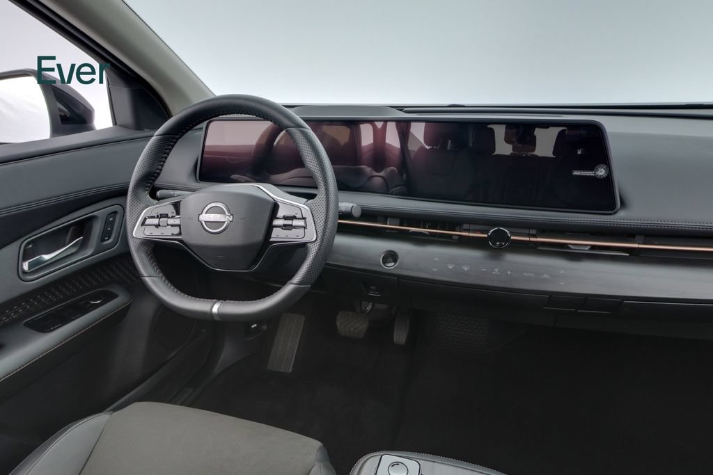 Used 2025 Nissan Ariya AWD image 23