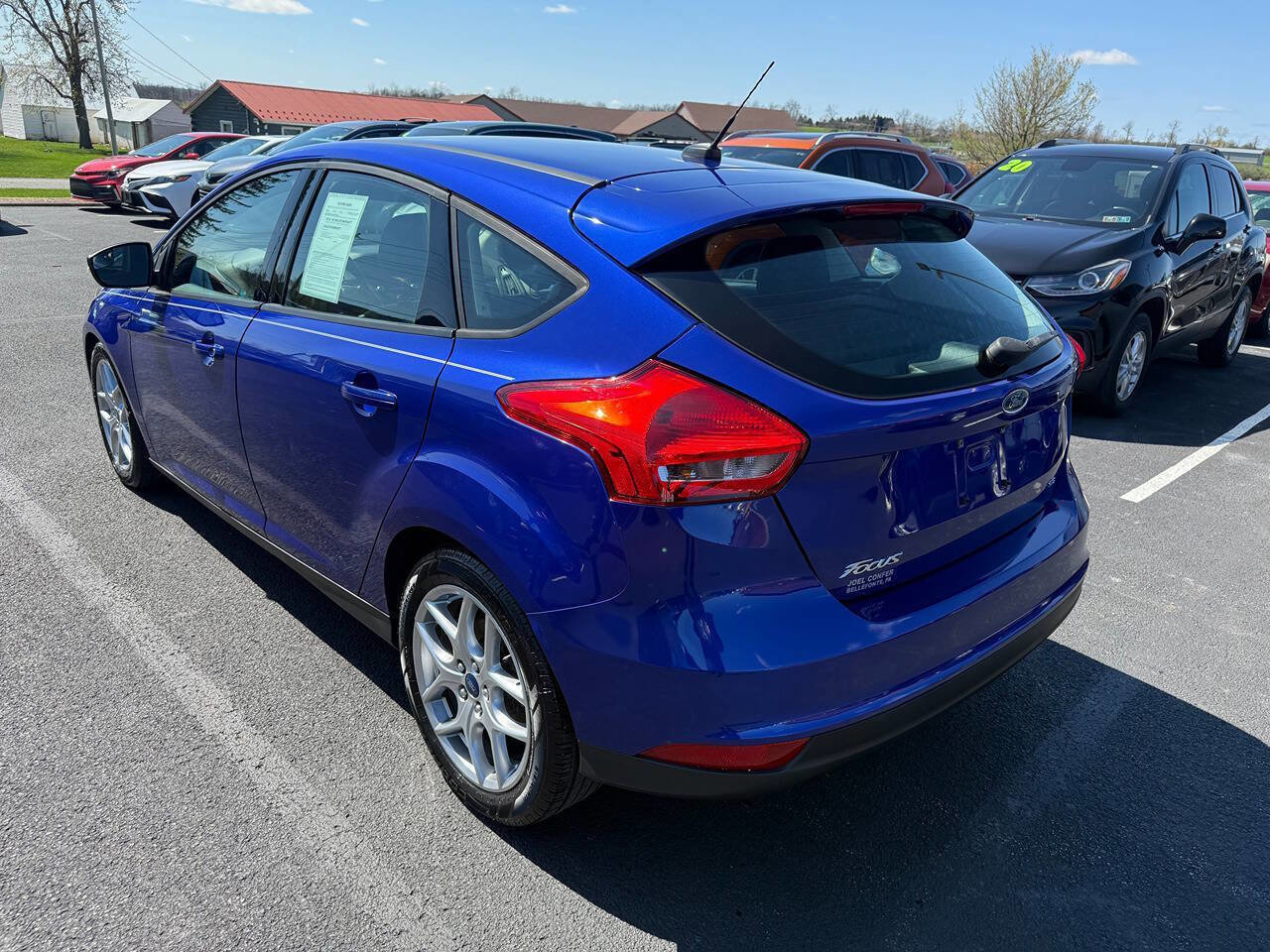 Used 2015 Ford Focus SE w/ Equipment Group 201A FWD image 3