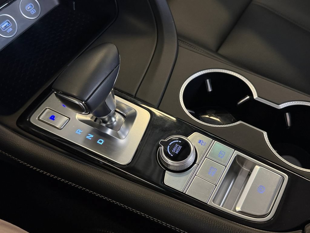 Used 2025 Genesis G70 2.5T AWD/4WD image 32