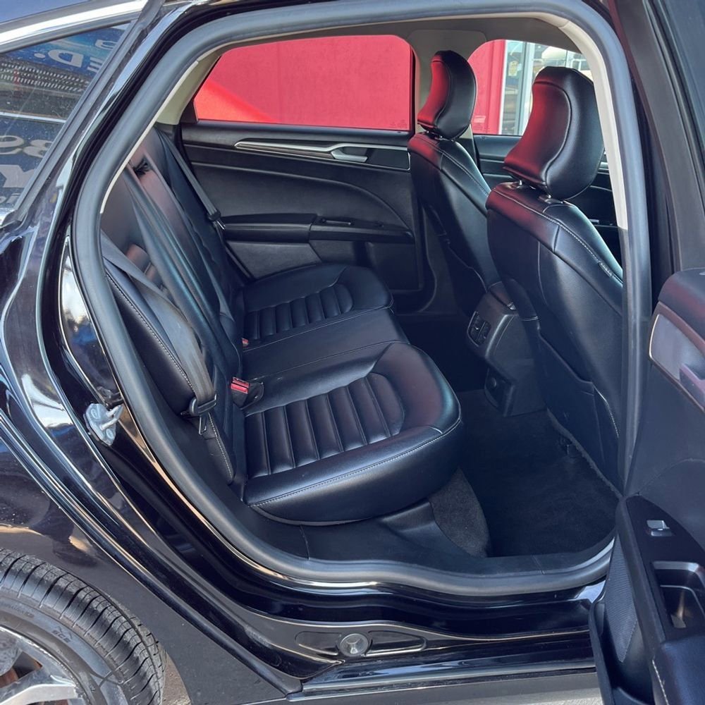 Used 2019 Ford Fusion SEL FWD image 12