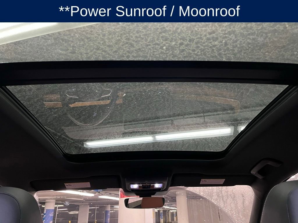 Certified 2025 Volkswagen Tiguan SEL R-Line image 10