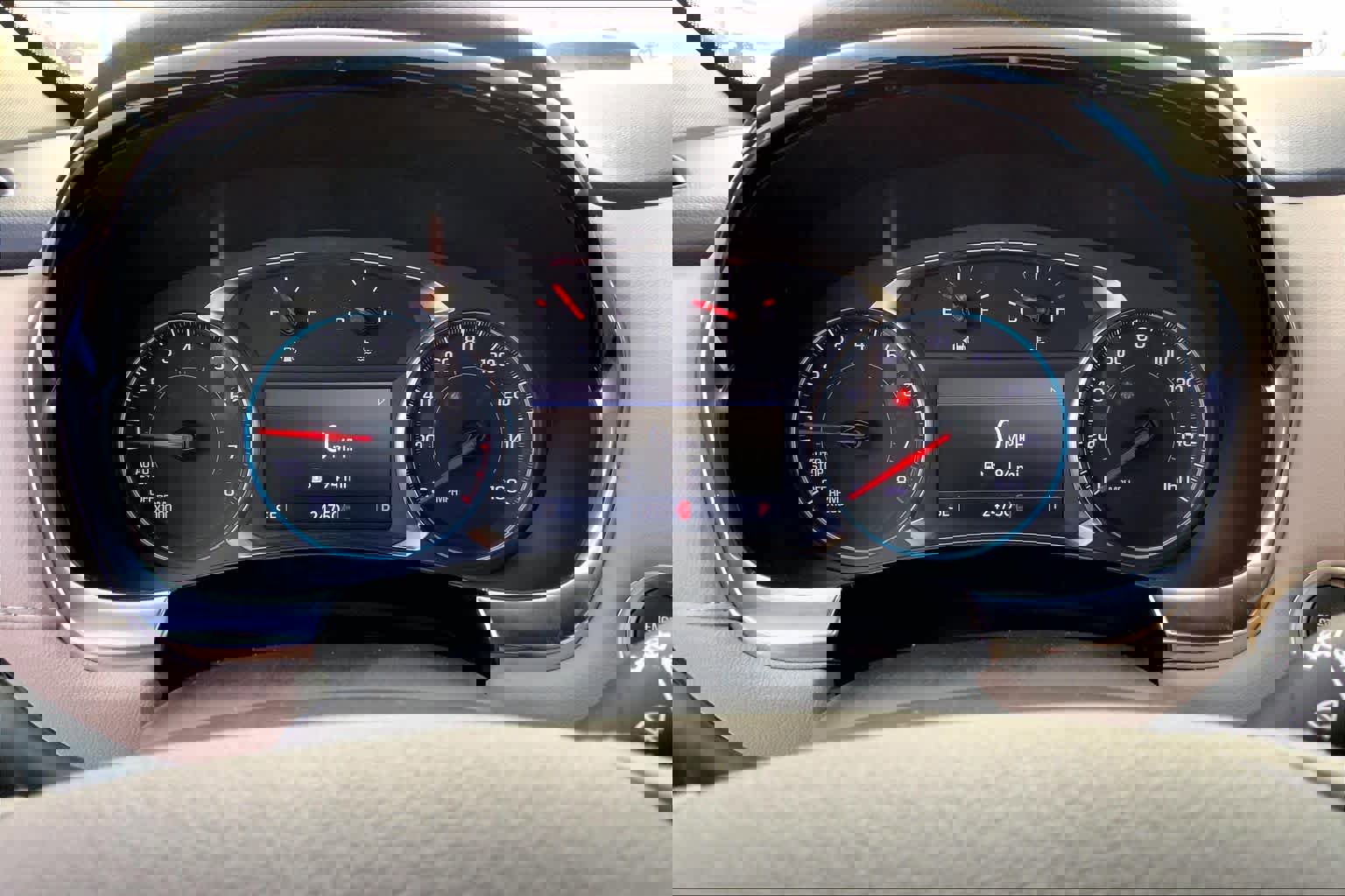 Used 2023 Chevrolet Traverse LT image 24