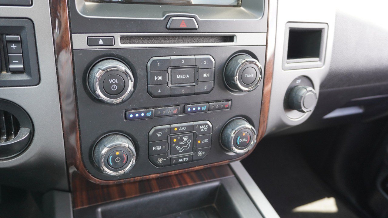 Used 2015 Ford Expedition EL Platinum RWD image 18