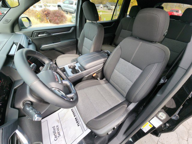 Used 2025 GMC Acadia Elevation image 31