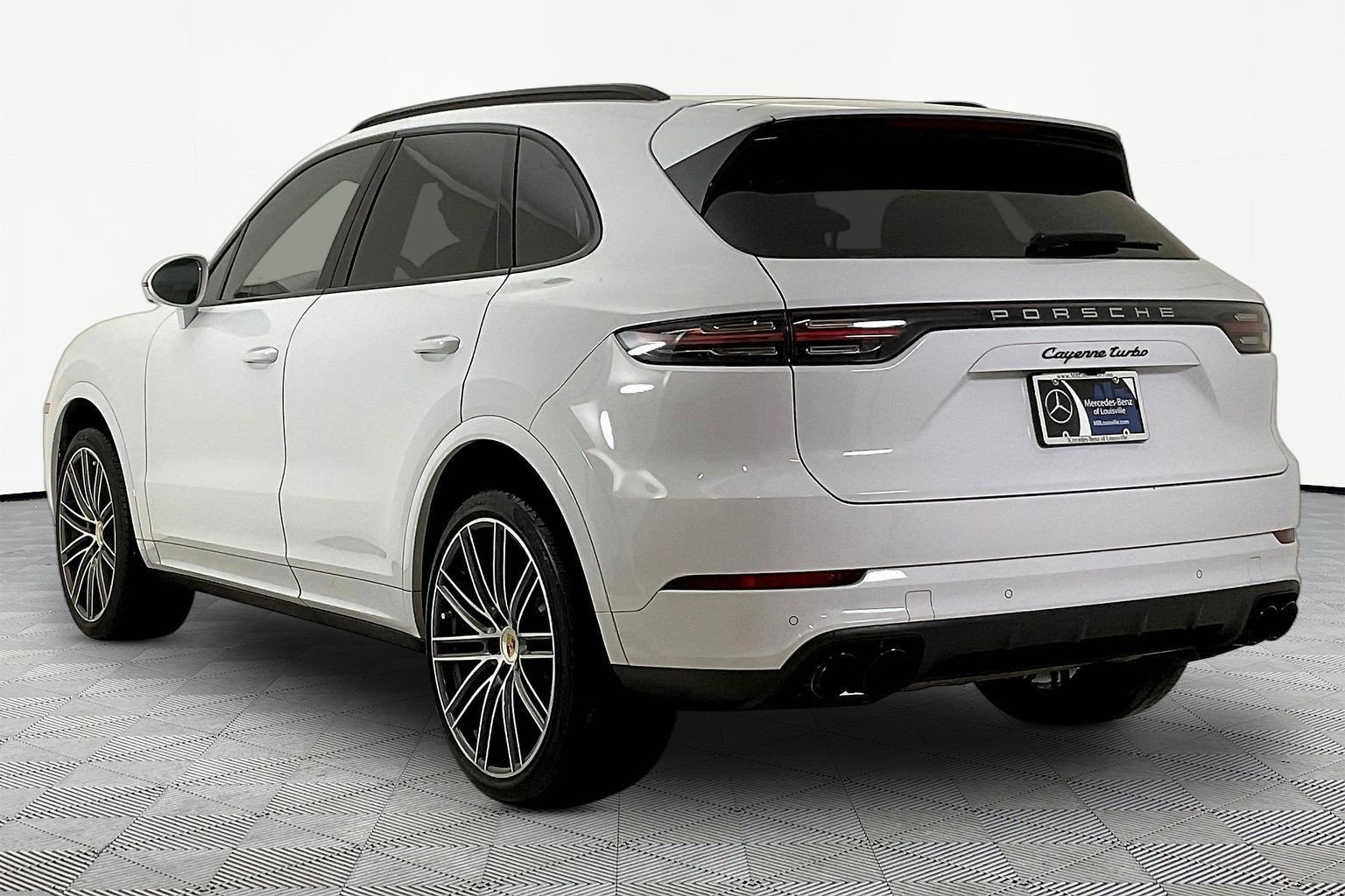 Used 2022 Porsche Cayenne Turbo AWD/4WD image 4