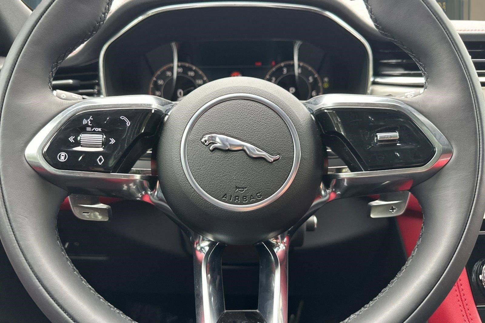 Used 2025 Jaguar F-PACE R-Dynamic S AWD/4WD image 15