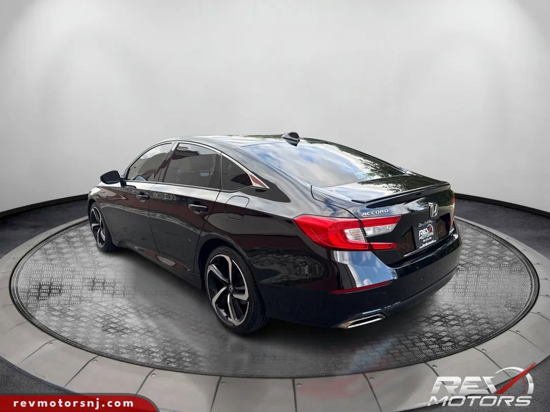 Used 2018 Honda Accord Sport image 3