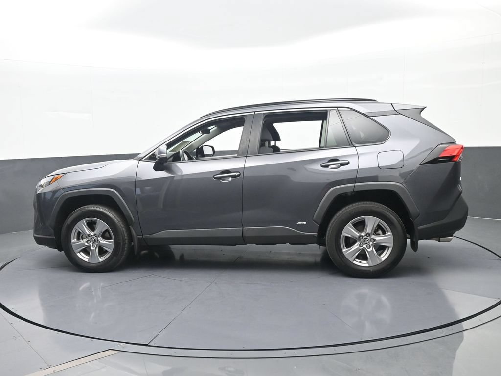 Used 2024 Toyota RAV4 XLE AWD/4WD image 3