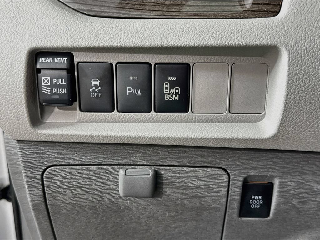 Used 2016 Toyota Sienna XLE w/ XLE Navigation Package AWD/4WD image 14
