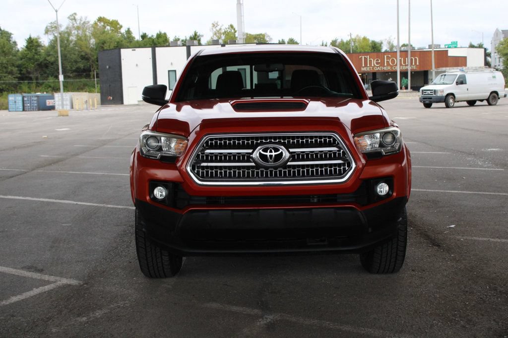 Used 2016 Toyota Tacoma TRD Sport w/ Premium & Technology Package AWD/4WD image 3