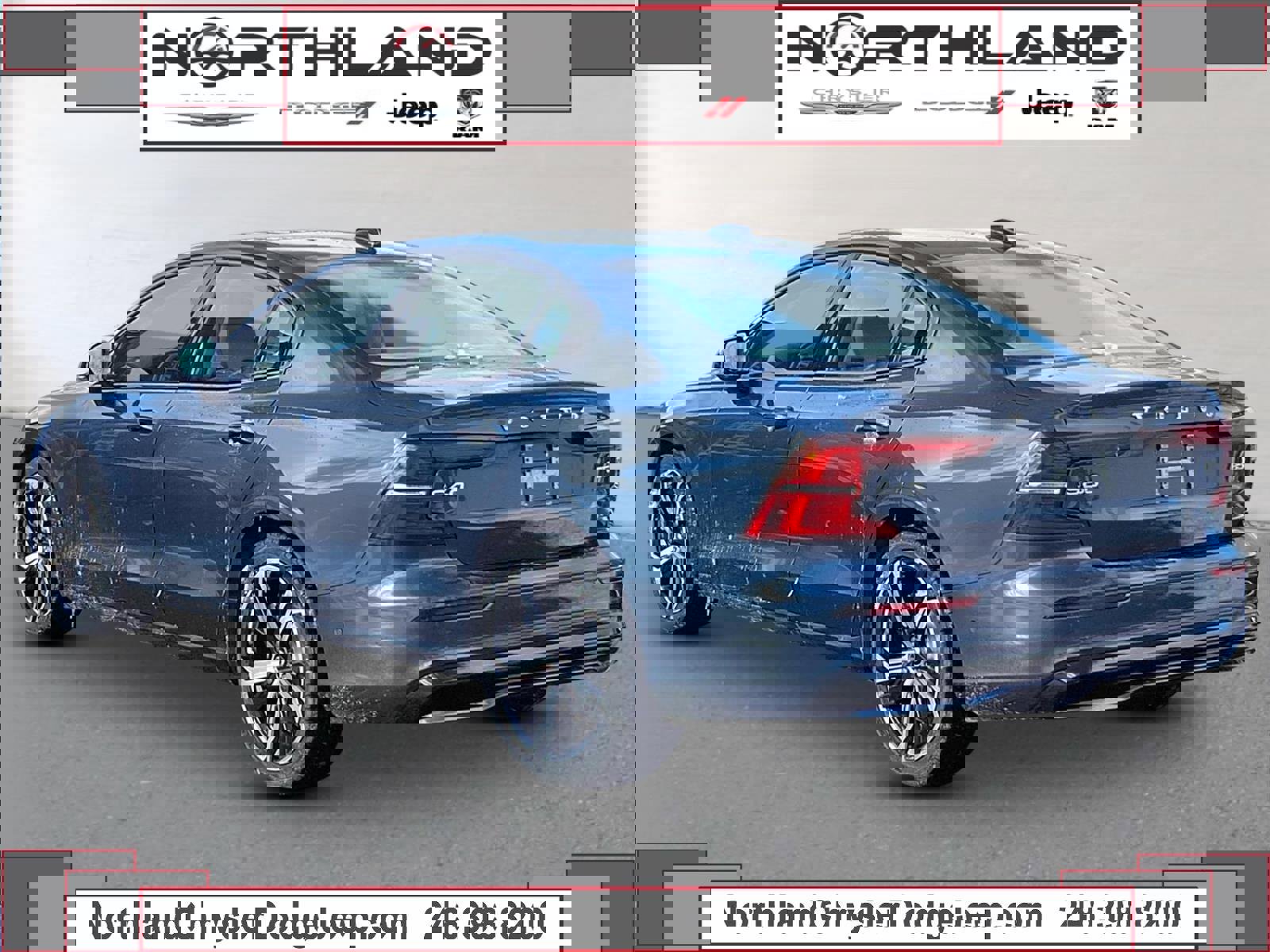 Used 2024 Volvo S60 B5 Plus image 2