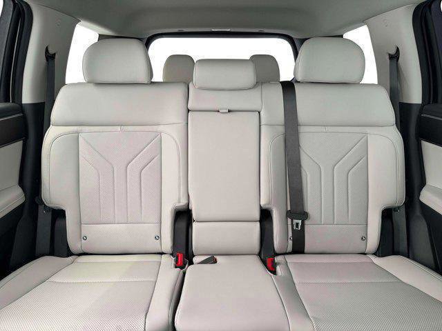 New 2026 Hyundai Santa Fe SEL AWD/4WD image 16