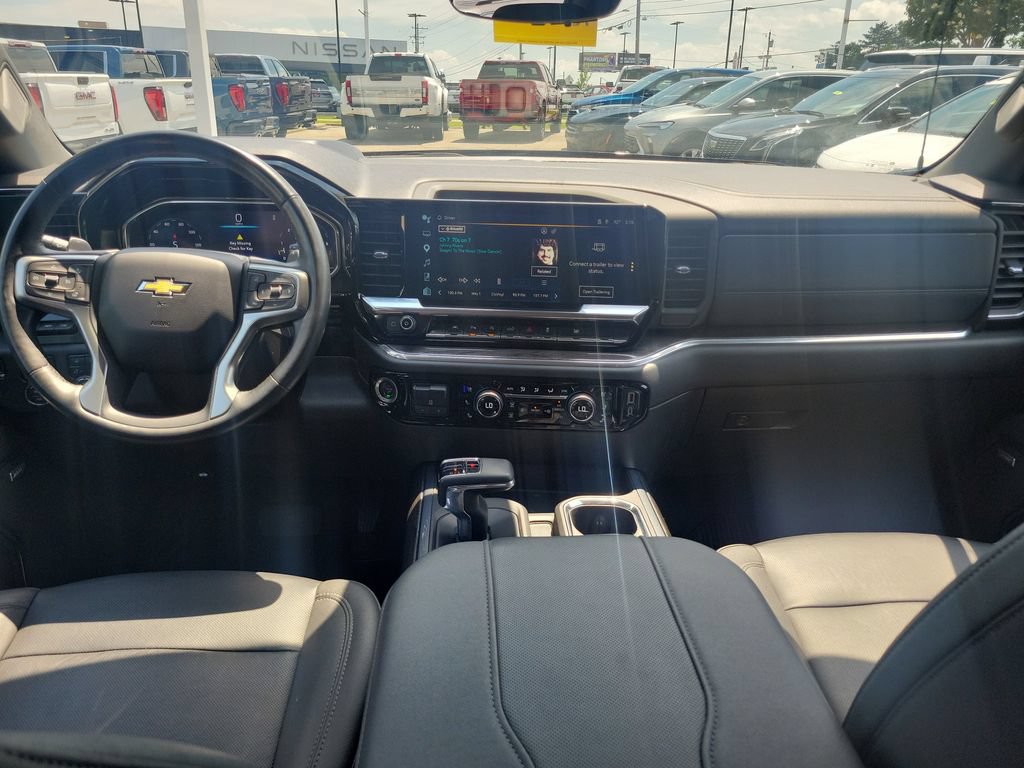 Used 2023 Chevrolet Silverado 1500 LTZ w/ Technology Package AWD/4WD image 9