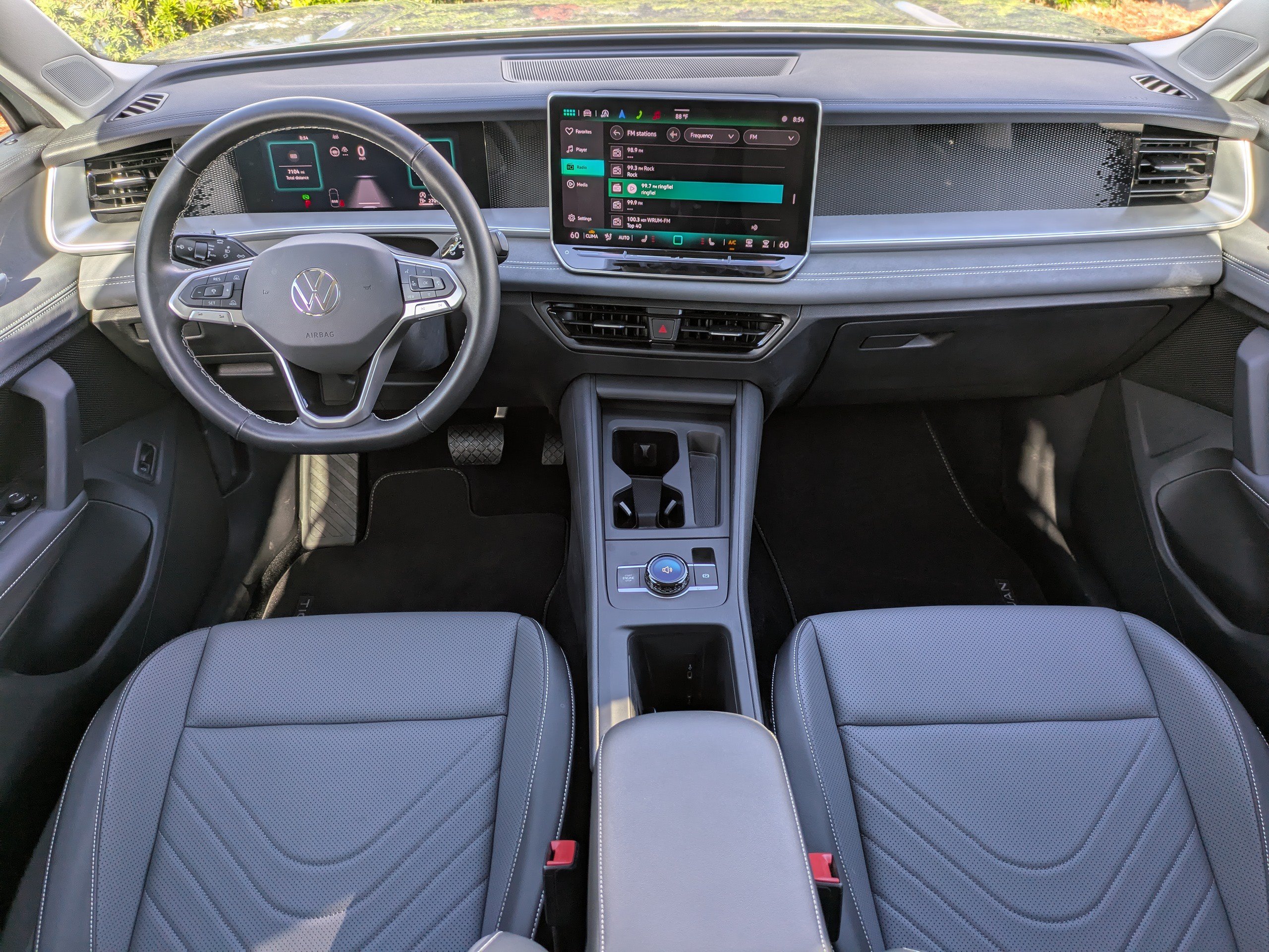 Certified 2025 Volkswagen Tiguan SE FWD image 15
