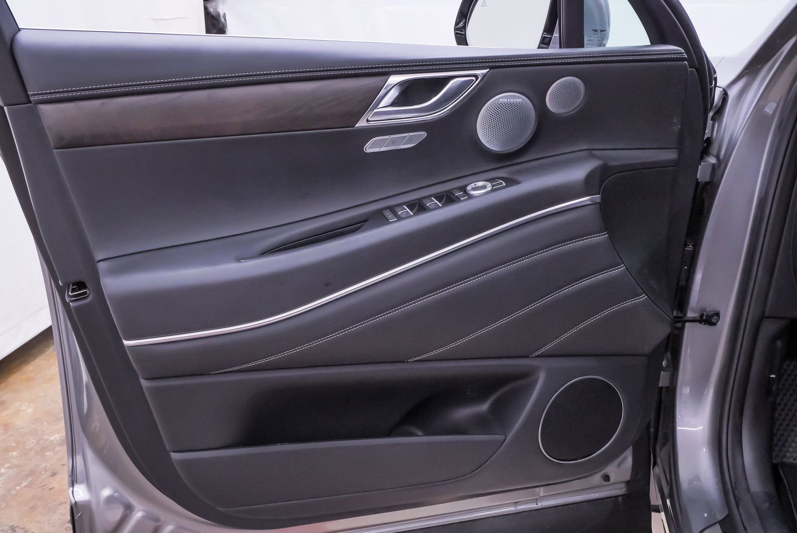 Certified 2025 Genesis GV80 3.5T Advanced image 31