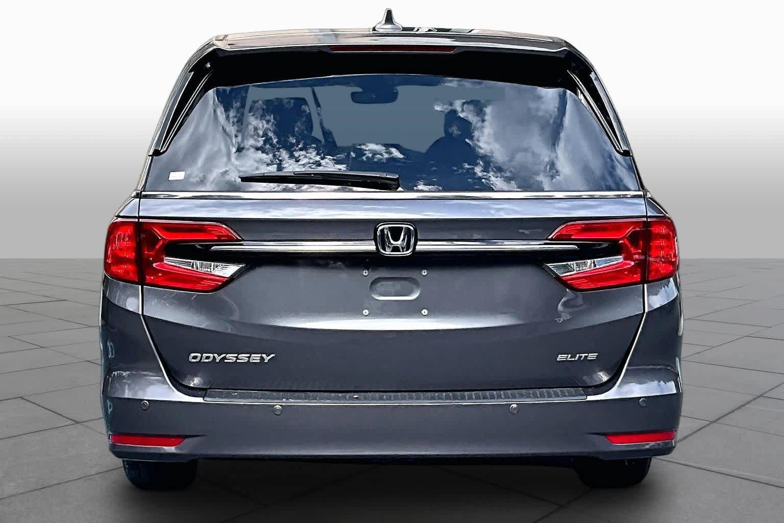 Used 2023 Honda Odyssey Elite image 5