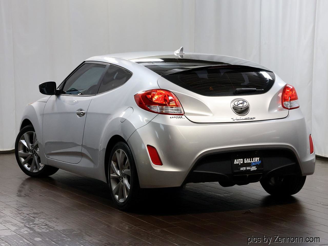 Used 2016 Hyundai Veloster FWD image 9