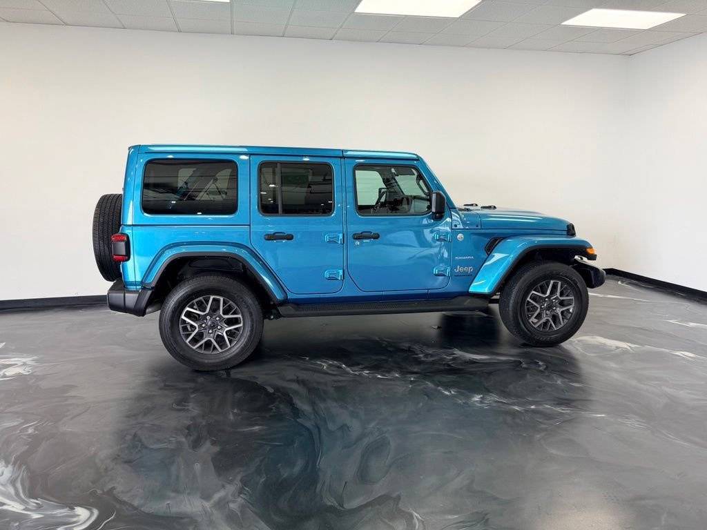 Used 2024 Jeep Wrangler Unlimited Sahara w/ Technology Group AWD/4WD image 21