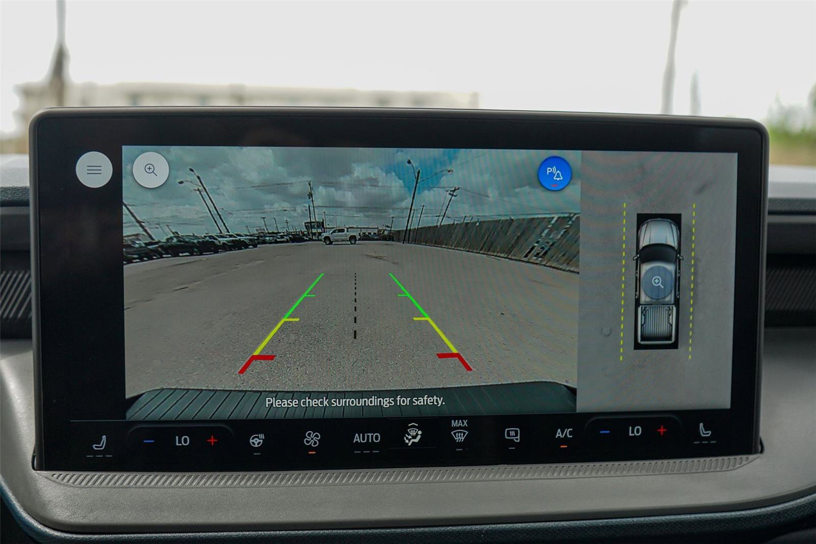 Used 2025 Ford Maverick Lobo image 12