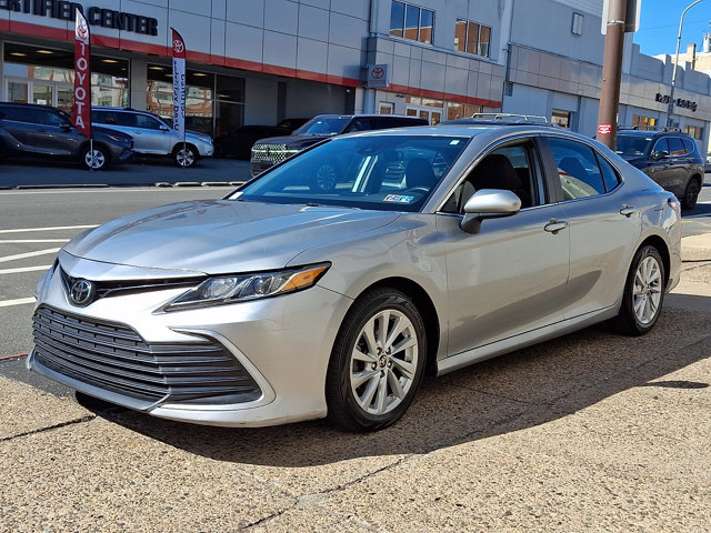 Used 2021 Toyota Camry LE FWD image 3