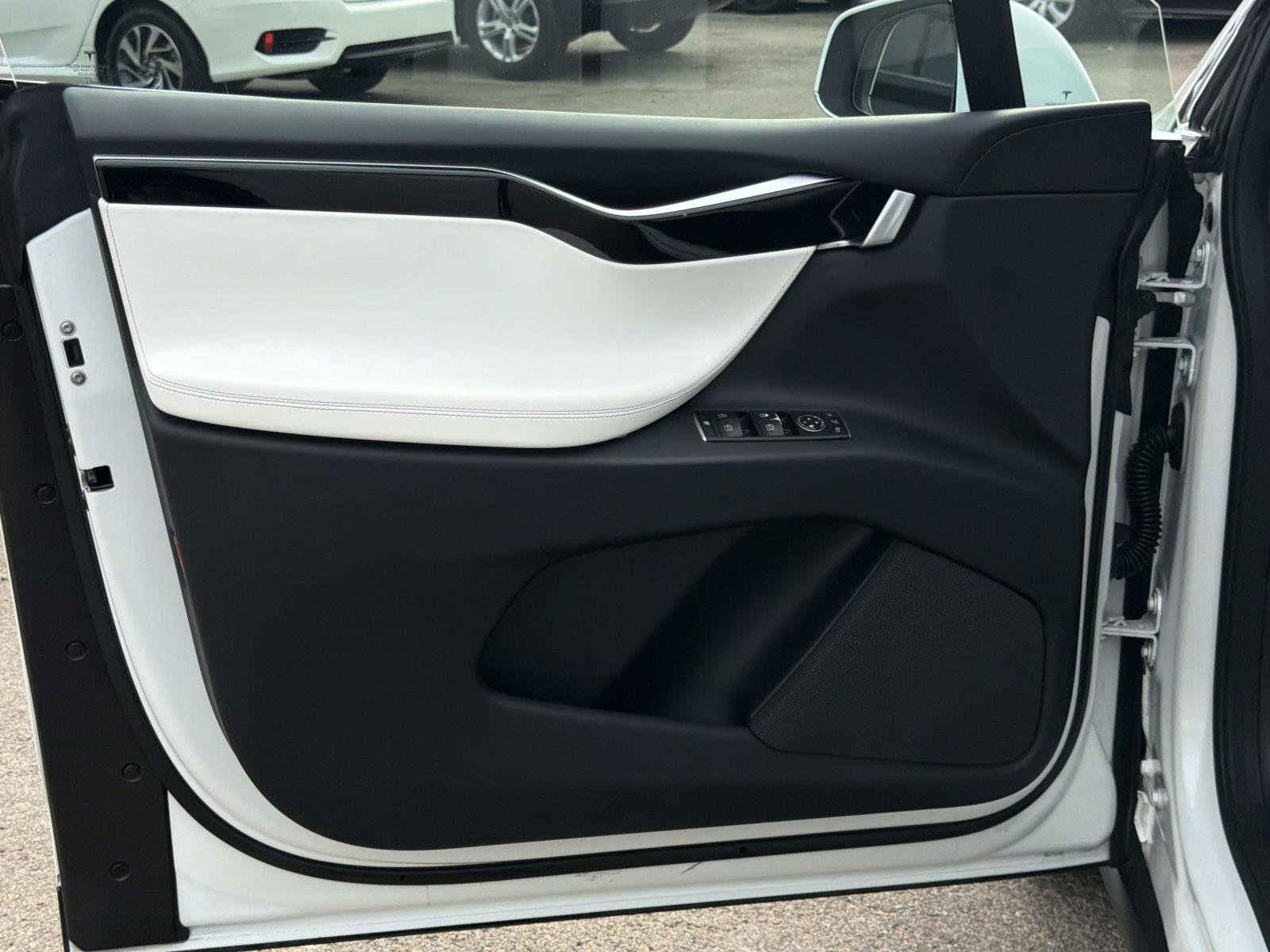 Used 2018 Tesla Model X 100D image 17