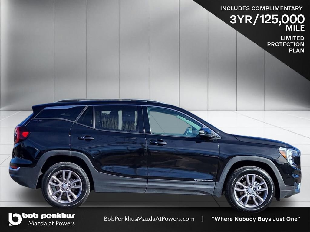 Used 2024 GMC Terrain SLT image 23