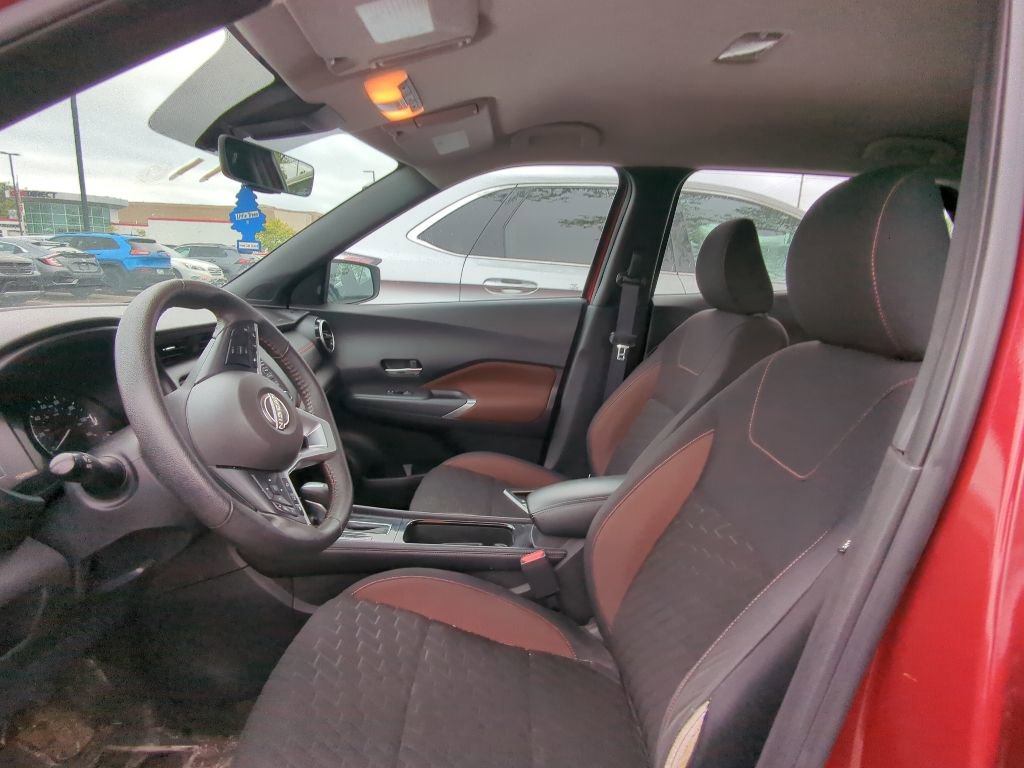 Used 2022 Nissan Kicks SR w/ Interior Electronics Package FWD image 5