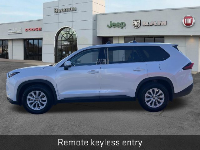 Used 2024 Toyota Grand Highlander AWD image 4