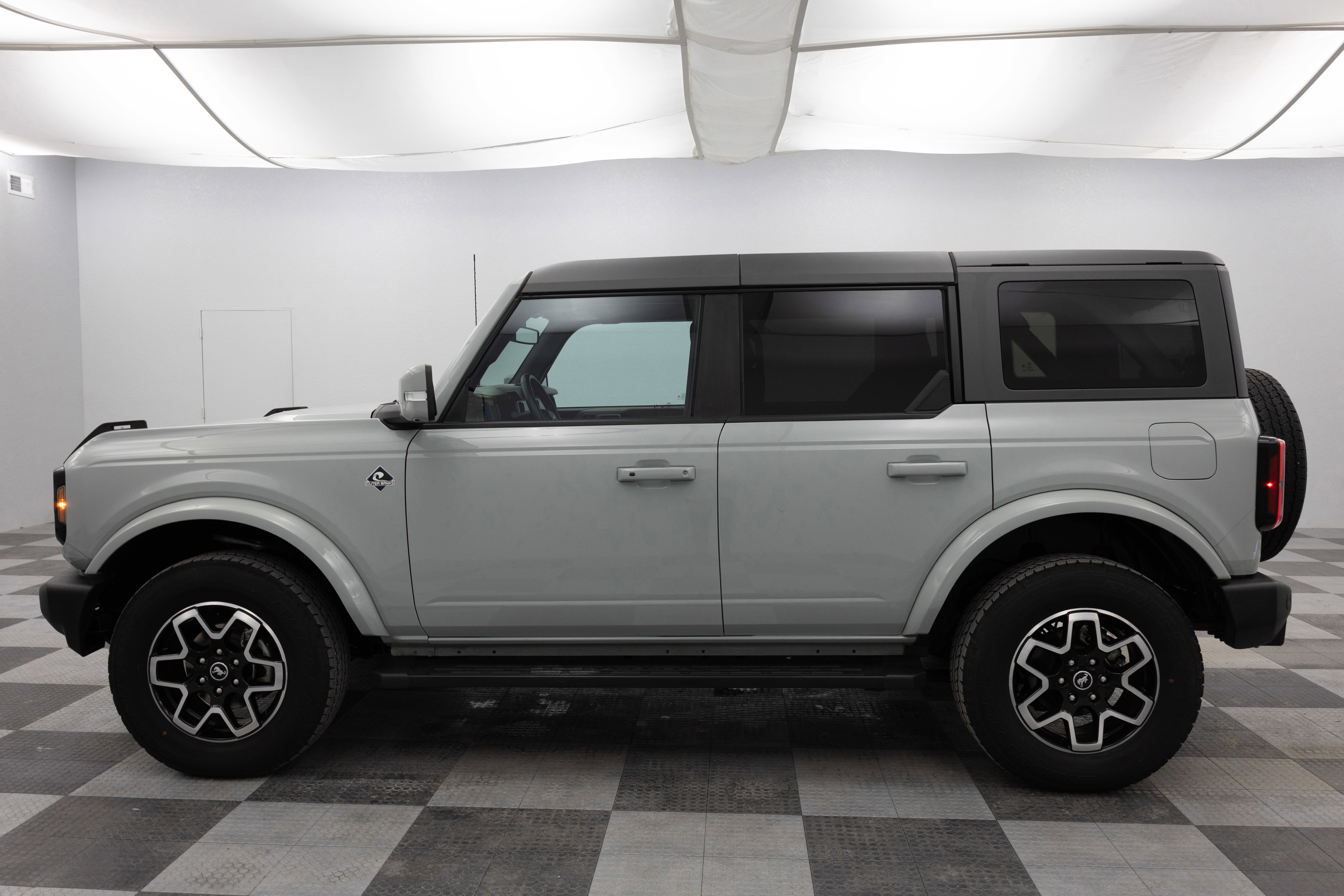 Used 2022 Ford Bronco Outer Banks image 7