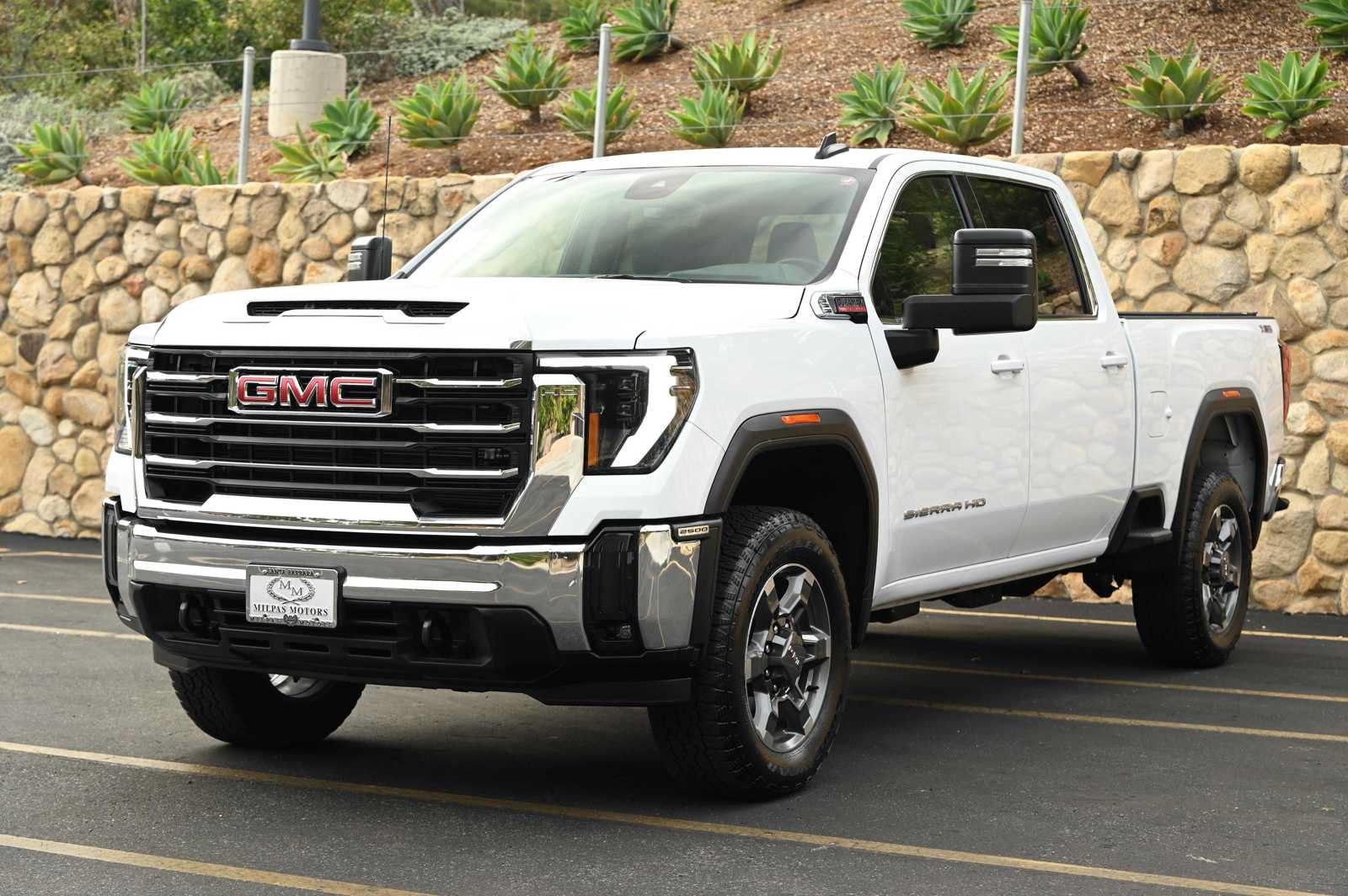 Used 2026 GMC Sierra 2500 SLE w/ SLE Value Package; AWD/4WD image 3