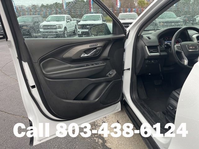 Used 2024 GMC Terrain SLT image 4