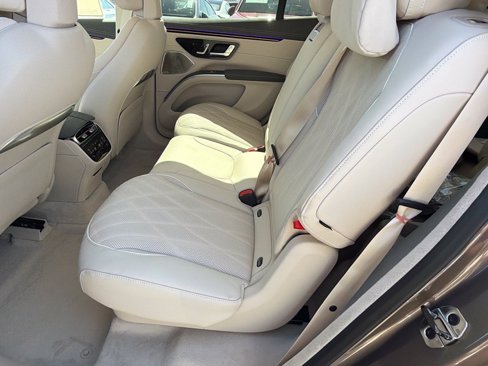 New 2027 Mercedes-Benz EQS 400 4MATIC SUV image 31