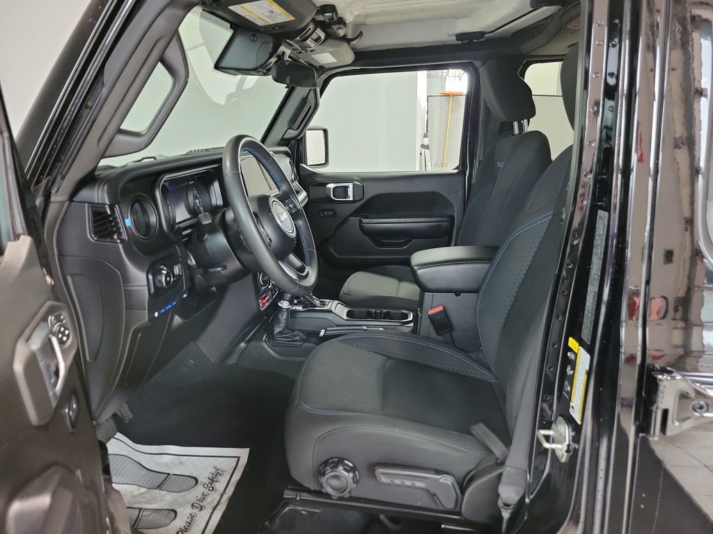Used 2024 Jeep Wrangler Unlimited Rubicon 4xe image 2