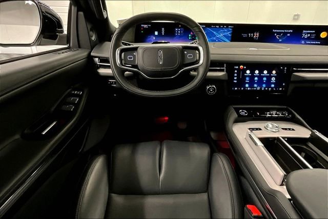 Used 2025 Lincoln Navigator Reserve w/ Jet Appearance Package image 6