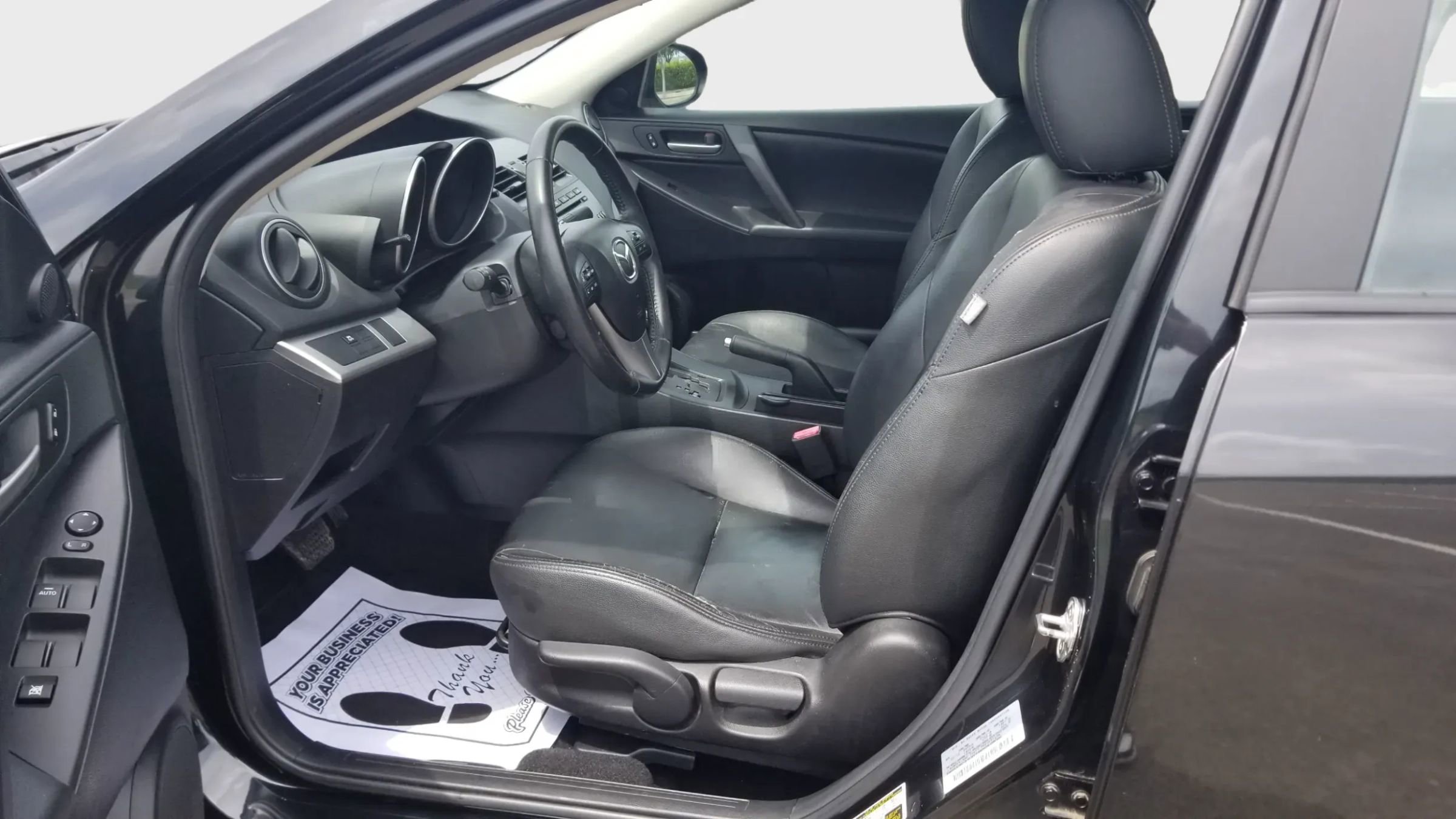Used 2012 MAZDA MAZDA3 i Touring FWD image 10