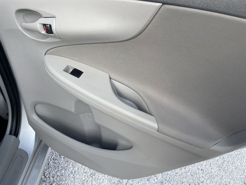 Used 2009 Toyota Corolla LE FWD image 17