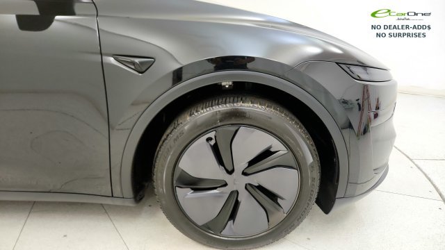 Used 2026 Tesla Model Y 2WD image 22