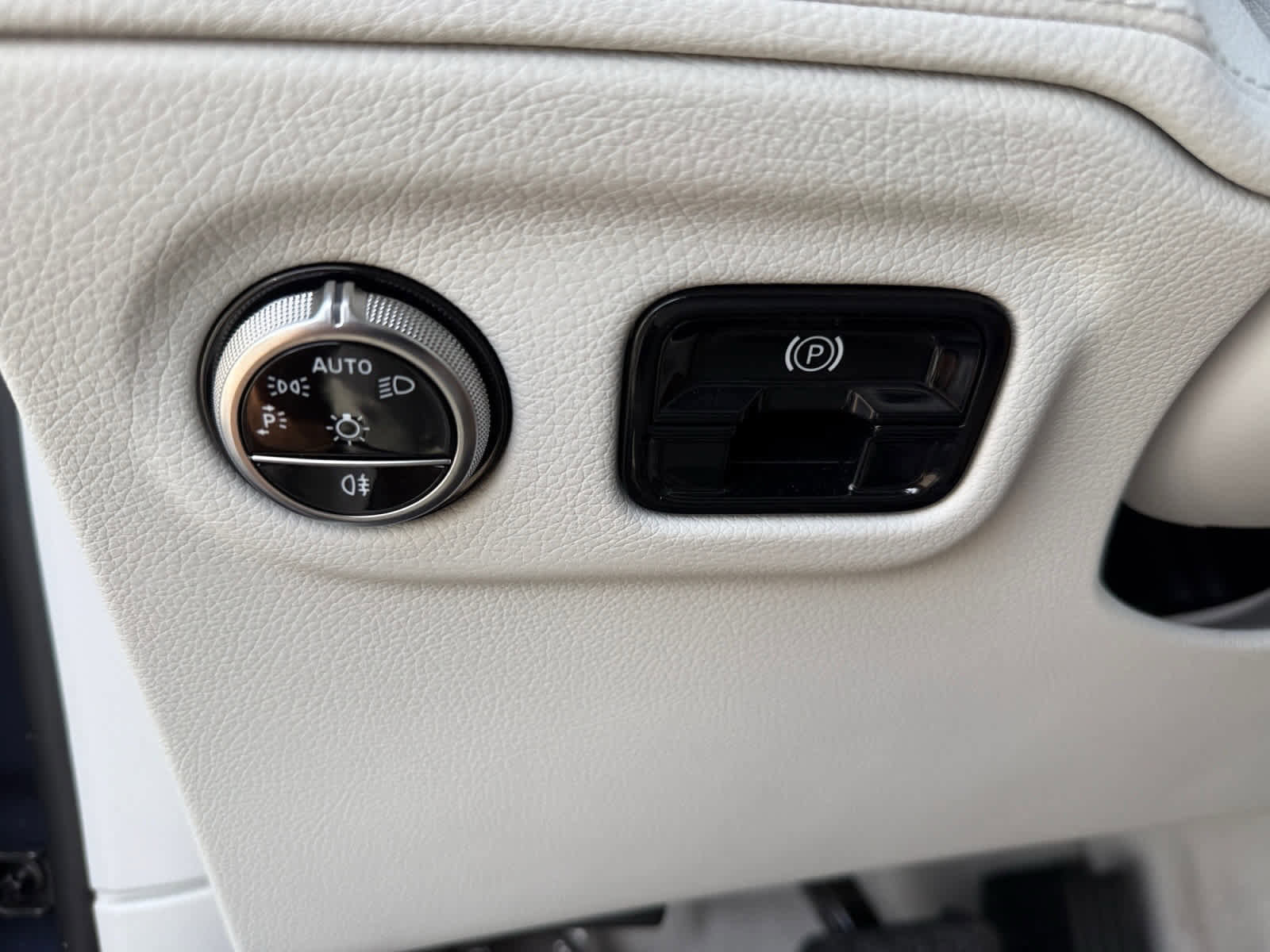 Certified 2023 Mercedes-Benz EQE 350+ SUV image 22