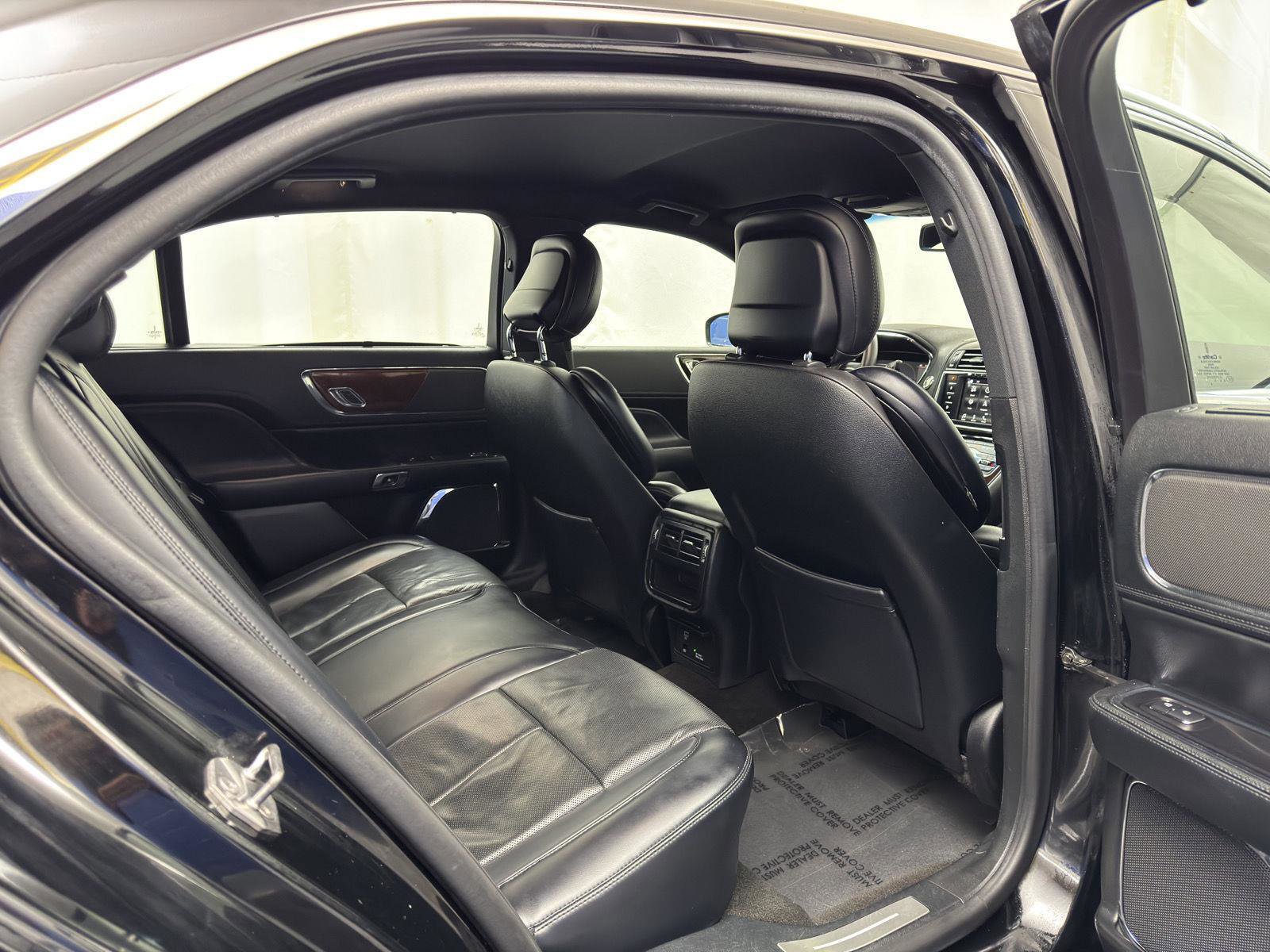 Used 2019 Lincoln Continental AWD w/ Equipment Group 500A image 33