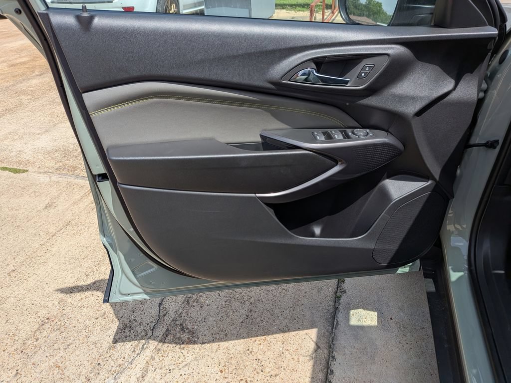 New 2026 Chevrolet Trax ACTIV w/ Driver Confidence Package FWD image 10