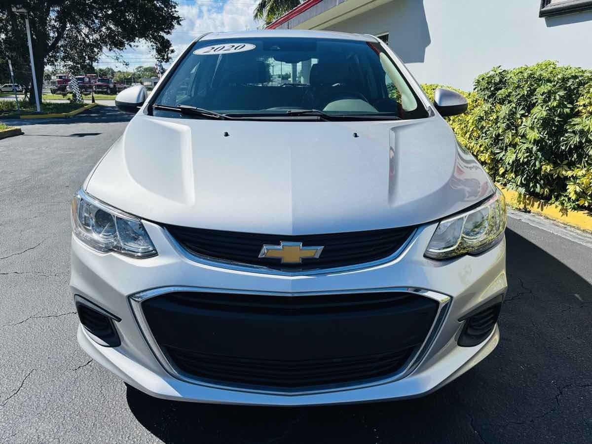 Used 2020 Chevrolet Sonic LT image 3
