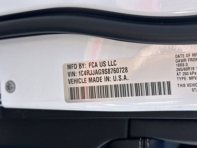 New 2025 Jeep Grand Cherokee L Altitude image 29