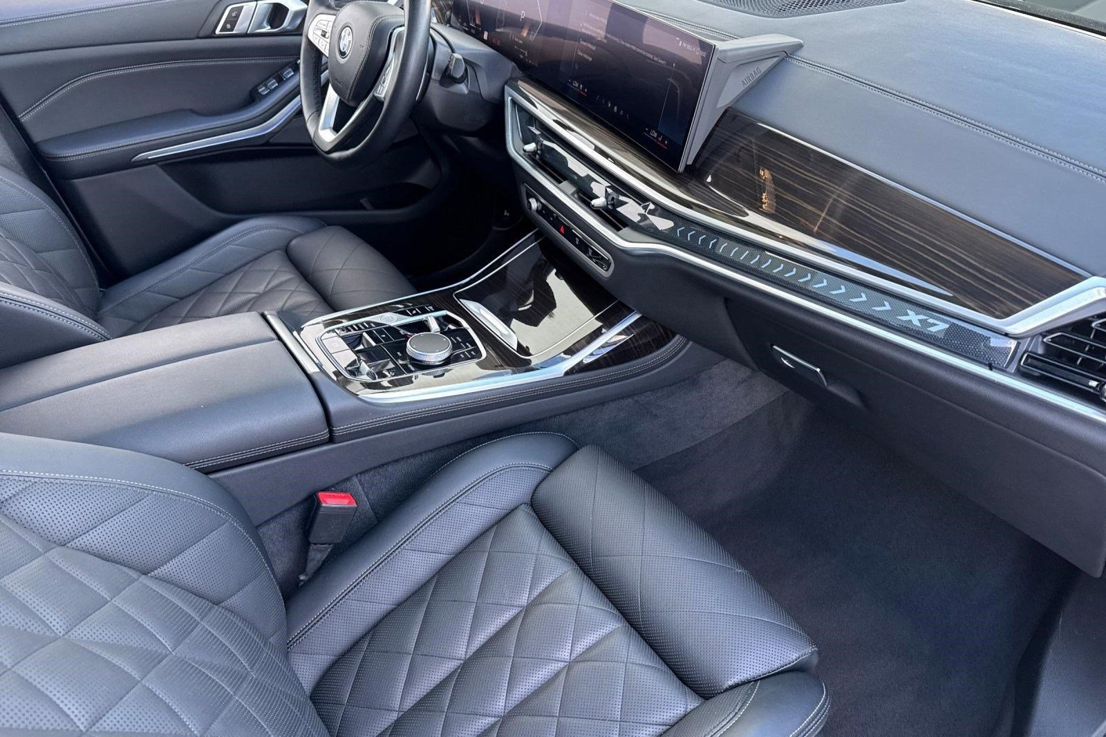 Used 2024 BMW X7 xDrive40i w/ Premium Package image 31